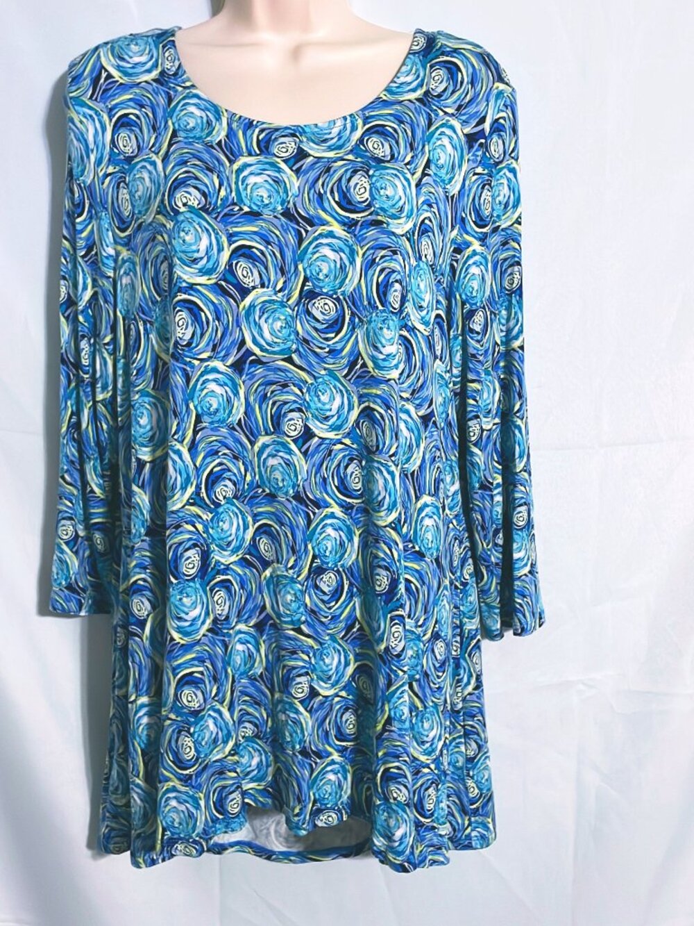 Intro Cute Blue & Green Top Size L
